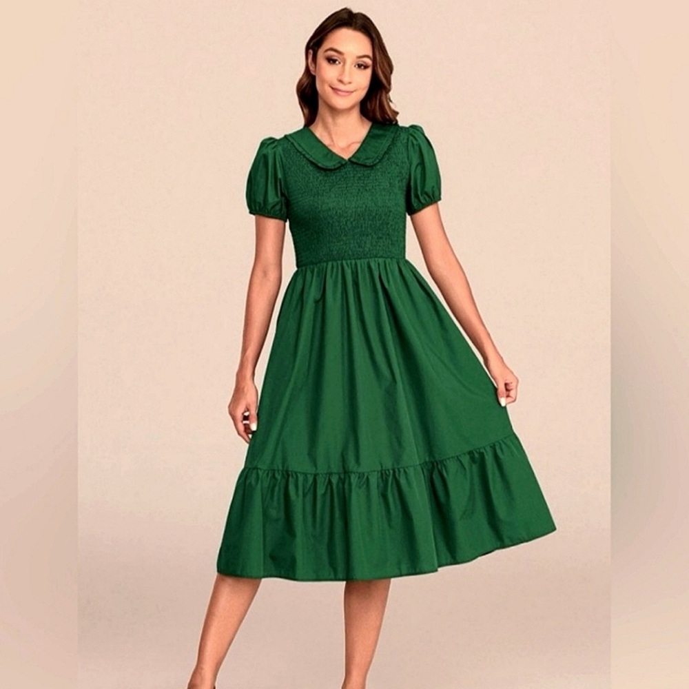 Ivy City Co Addie Dress in Green PERFECT Christmas dress!